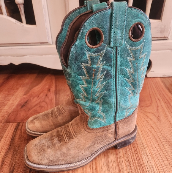 Youth size 3.5 western boots - Picture 1 of 3
